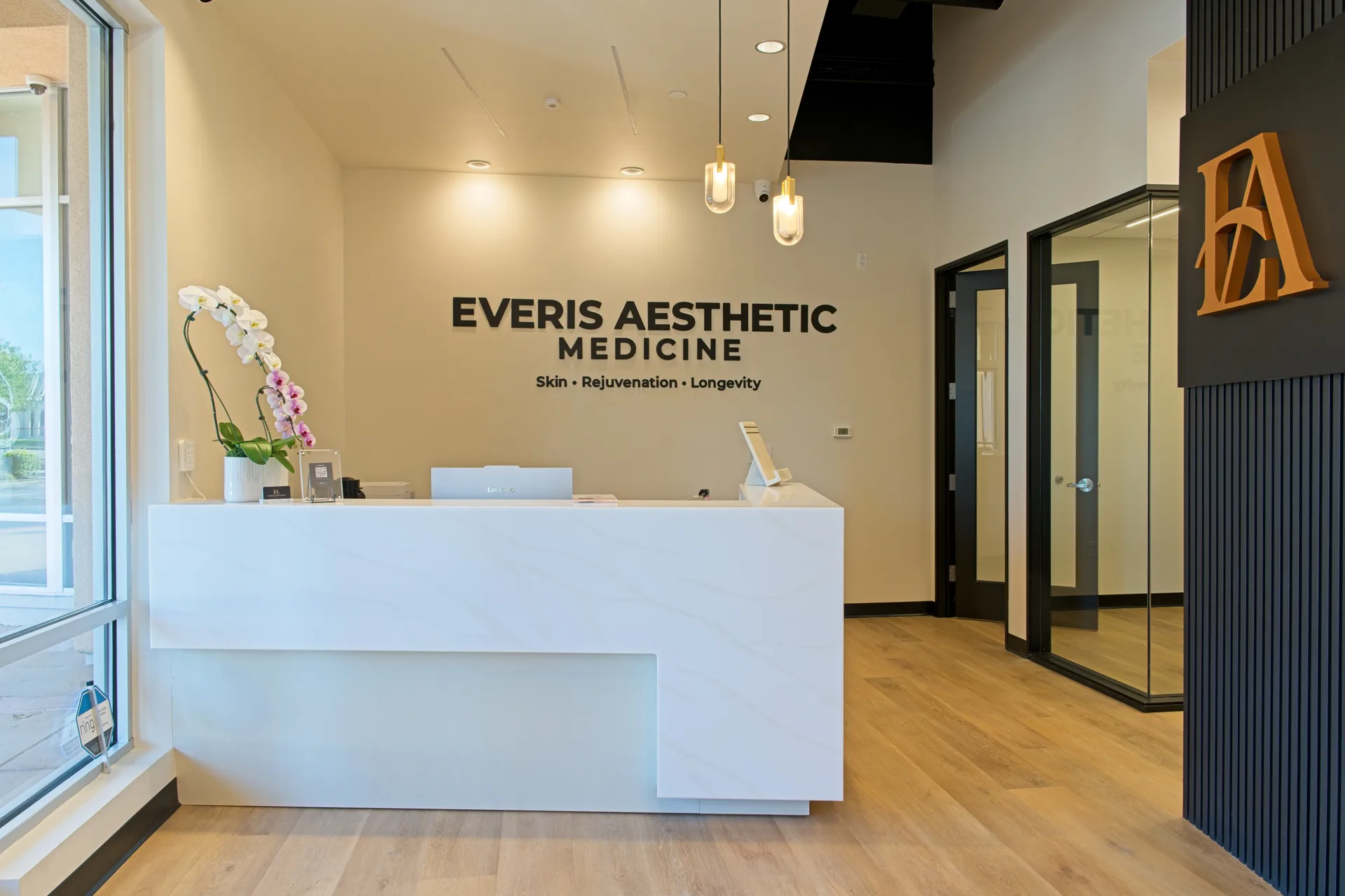 Everis Aesthetic Medicine clinic space 1